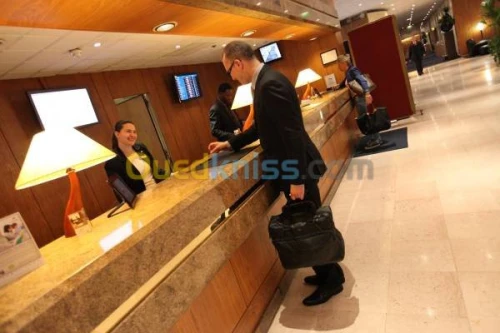 Organise des formations d'études 