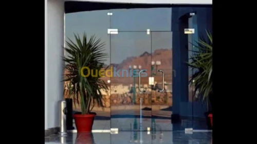 Cabine de douche et Vitrine 