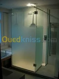 Cabine de douche et Vitrine 