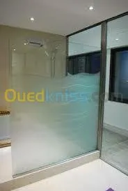 Cabine de douche et Vitrine 