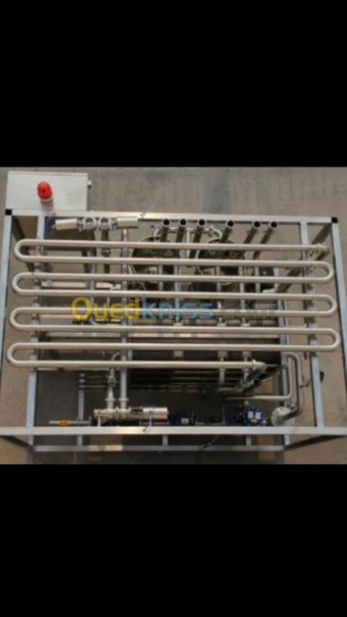 Machine et cuve et pasteurisateur