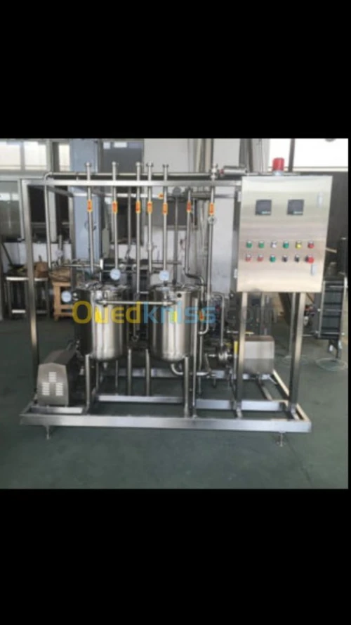 Machine et cuve et pasteurisateur