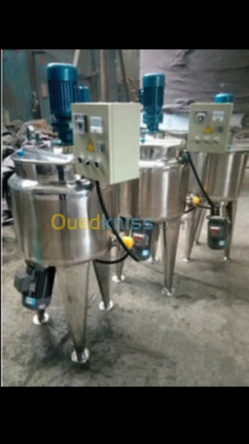 Machine et cuve et pasteurisateur