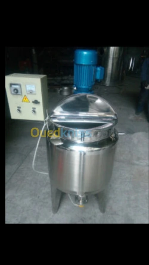 Machine et cuve et pasteurisateur
