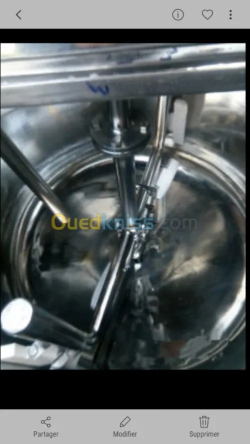 Machine et cuve et pasteurisateur