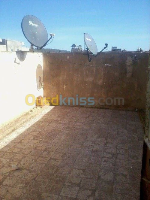 Location Niveau De Villa F11 Sidi bel abbes Tenira