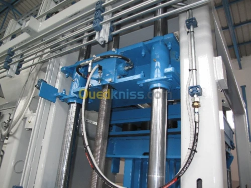 Universal 1000 FABRICATION DE BLOCS