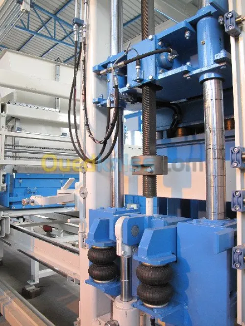 Universal 1000 FABRICATION DE BLOCS