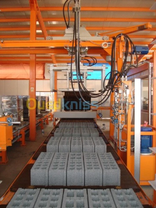 Universal 1000 FABRICATION DE BLOCS