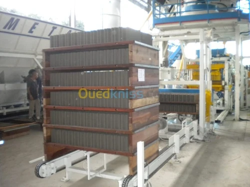 Universal 1000 FABRICATION DE BLOCS
