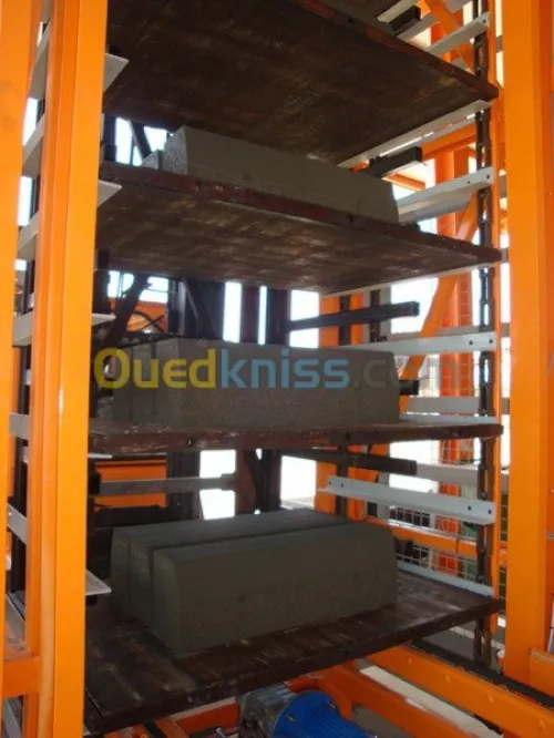 Universal 1000 FABRICATION DE BLOCS