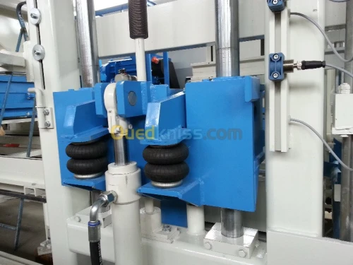 Universal 1000 FABRICATION DE BLOCS