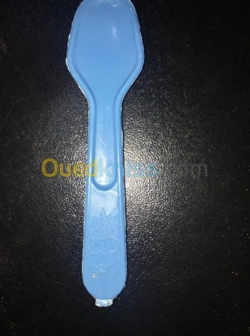 FABRICATION CUILLERES GLACES MODERNES