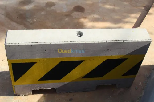 éléments en béton préfabriqué