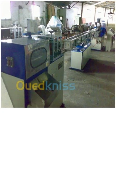 Pailles, straw making machines