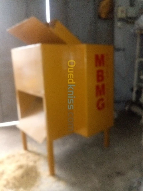 Fabrication machine a scieure
