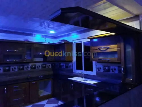 مطابخ مجهزة حسب القياس بأذواق مختلفة