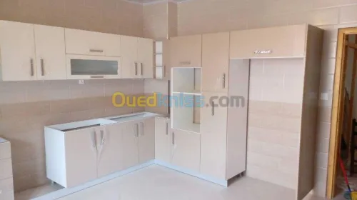 مطابخ مجهزة حسب القياس بأذواق مختلفة