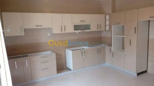 مطابخ مجهزة حسب القياس بأذواق مختلفة