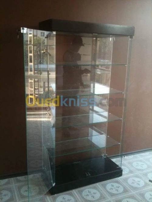  fabrication armoires et  comptoirs en verre