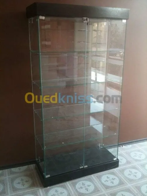  fabrication armoires et  comptoirs en verre