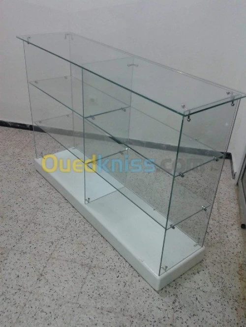  fabrication armoires et  comptoirs en verre
