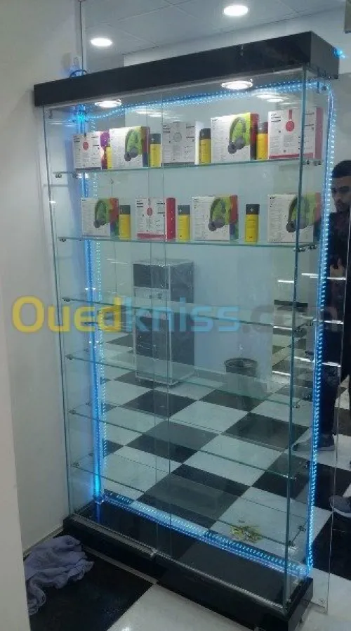  fabrication armoires et  comptoirs en verre