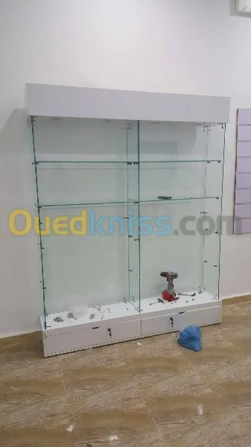  fabrication armoires et  comptoirs en verre