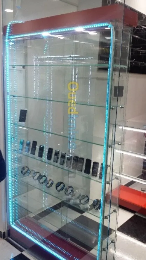 fabrication armoires et  comptoirs en verre