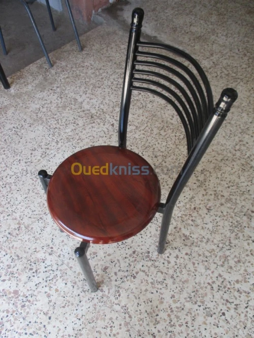 fabrication de chaise et table scolair