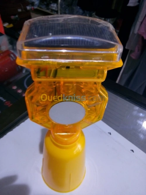 LAMPE A ENERGIE  SOLAIRE