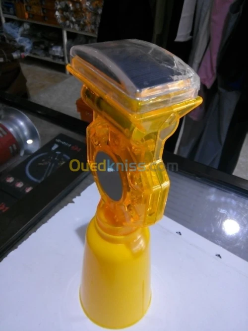 LAMPE A ENERGIE  SOLAIRE