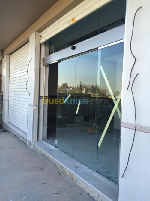 Façade en verre trempé 