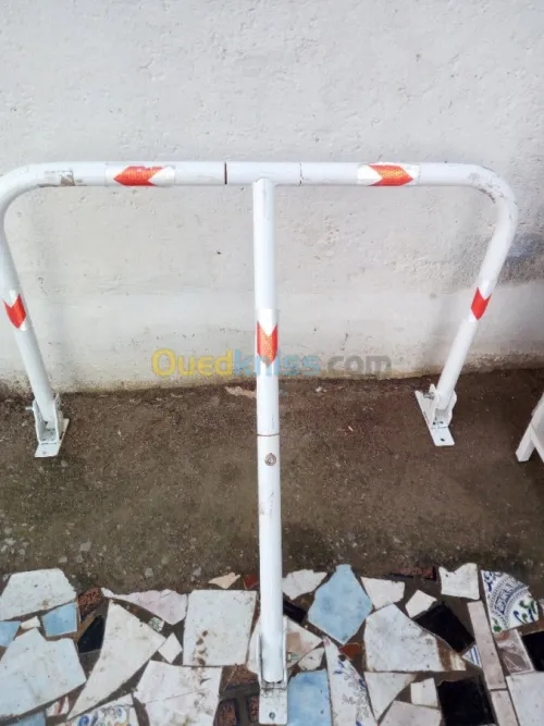 BALISE POUR  TRAVAUX DE CHANTIER