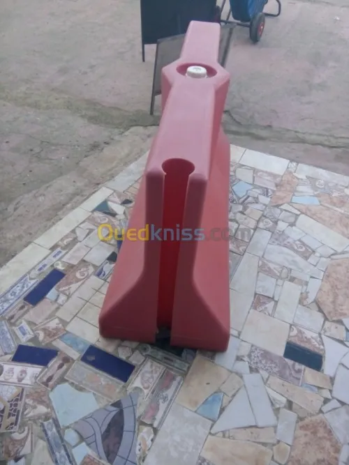 BALISE POUR  TRAVAUX DE CHANTIER