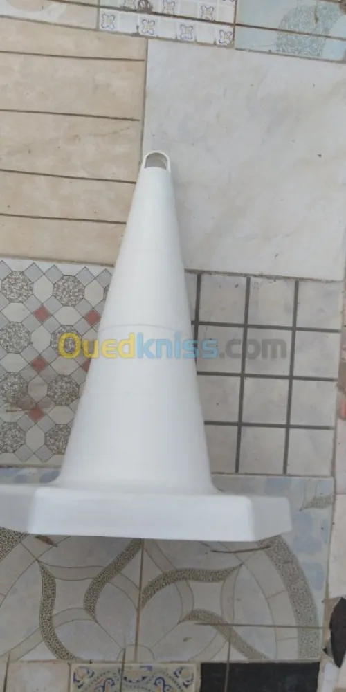 BALISE POUR  TRAVAUX DE CHANTIER