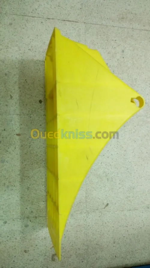 BALISE POUR  TRAVAUX DE CHANTIER