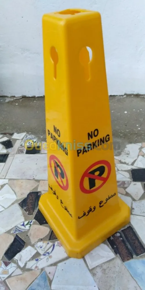 BALISE POUR  TRAVAUX DE CHANTIER