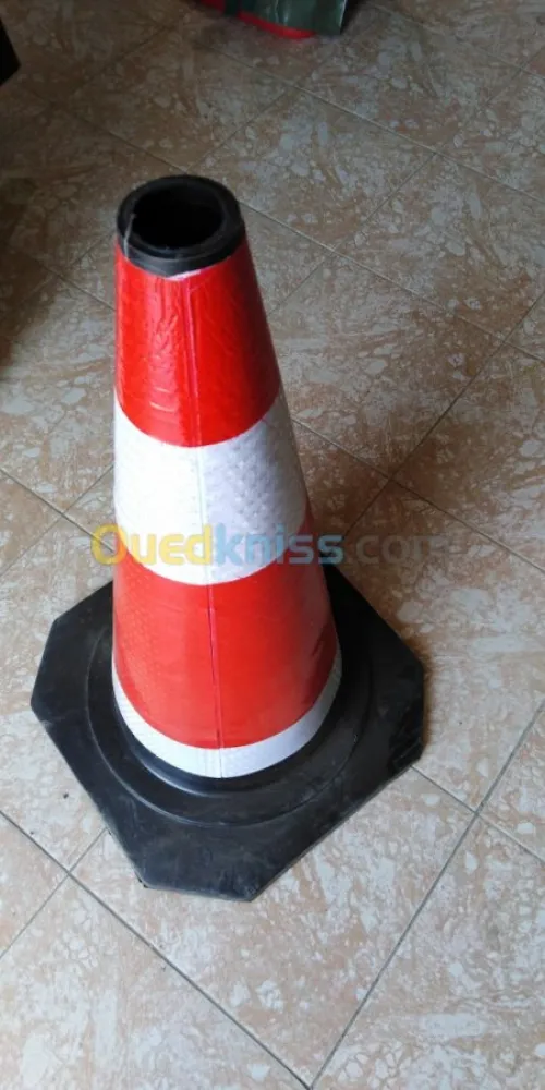 BALISE POUR  TRAVAUX DE CHANTIER