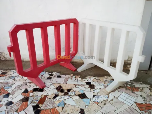 BALISE POUR  TRAVAUX DE CHANTIER