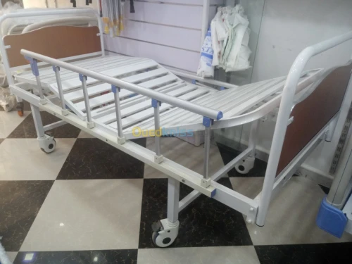 Lit d'hôpital