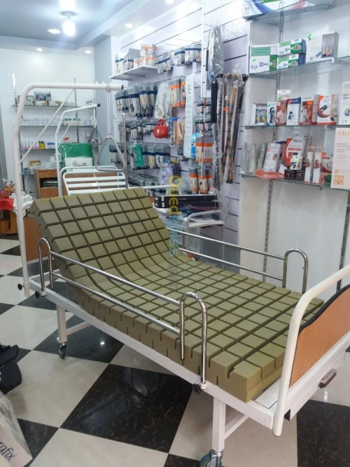 Lit d'hôpital