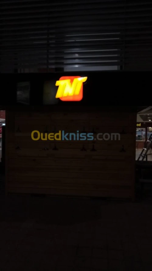 afficheurs et panneaux publicitair LED