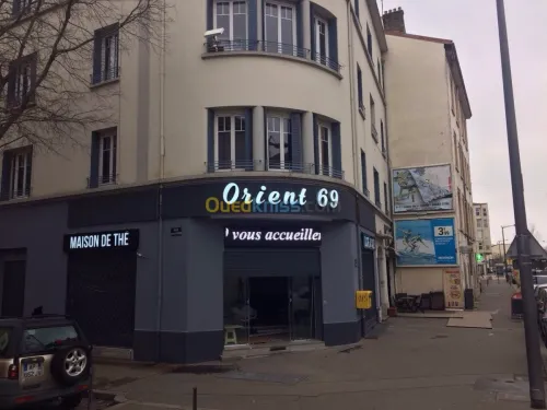 afficheurs et panneaux publicitair LED