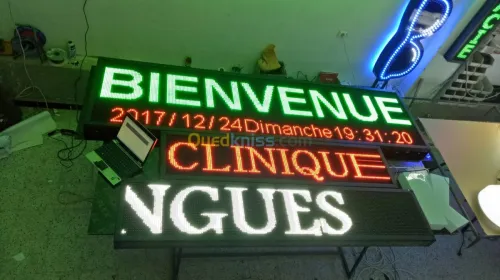 afficheurs et panneaux publicitair LED