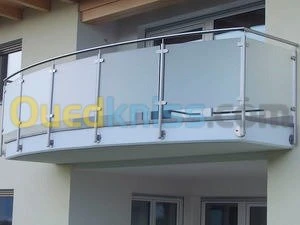 MoNTAGE : INOX ET VERRE 
