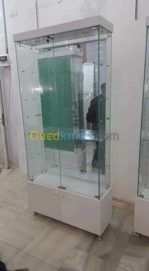 vitrine de façade en verre trempé 