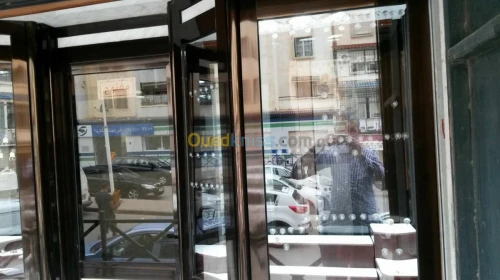 Vitrine en aluminium