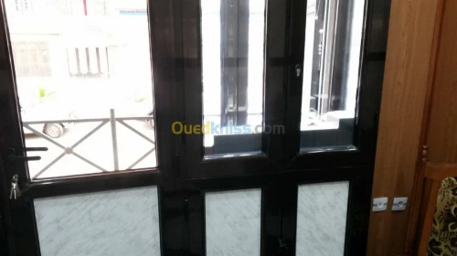 Vitrine en aluminium