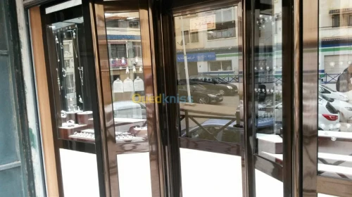 Vitrine en aluminium